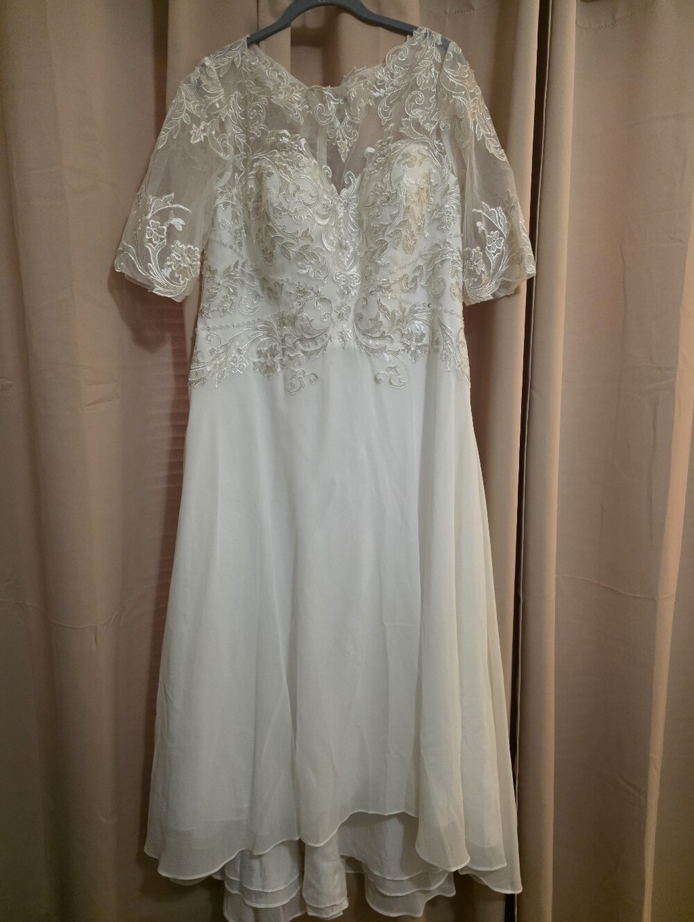 J's House Ivory Lace Tea-Length Wedding Dress - Plus Size 16W